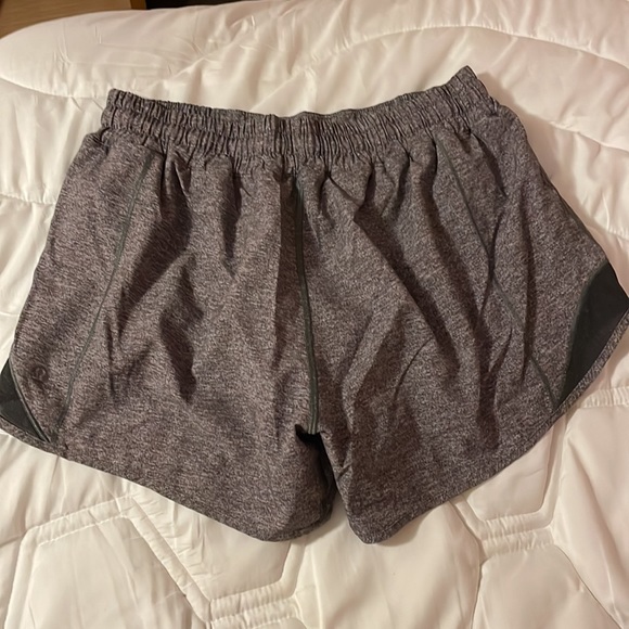 Grey lululemon hotty hot shorts - Picture 2 of 3